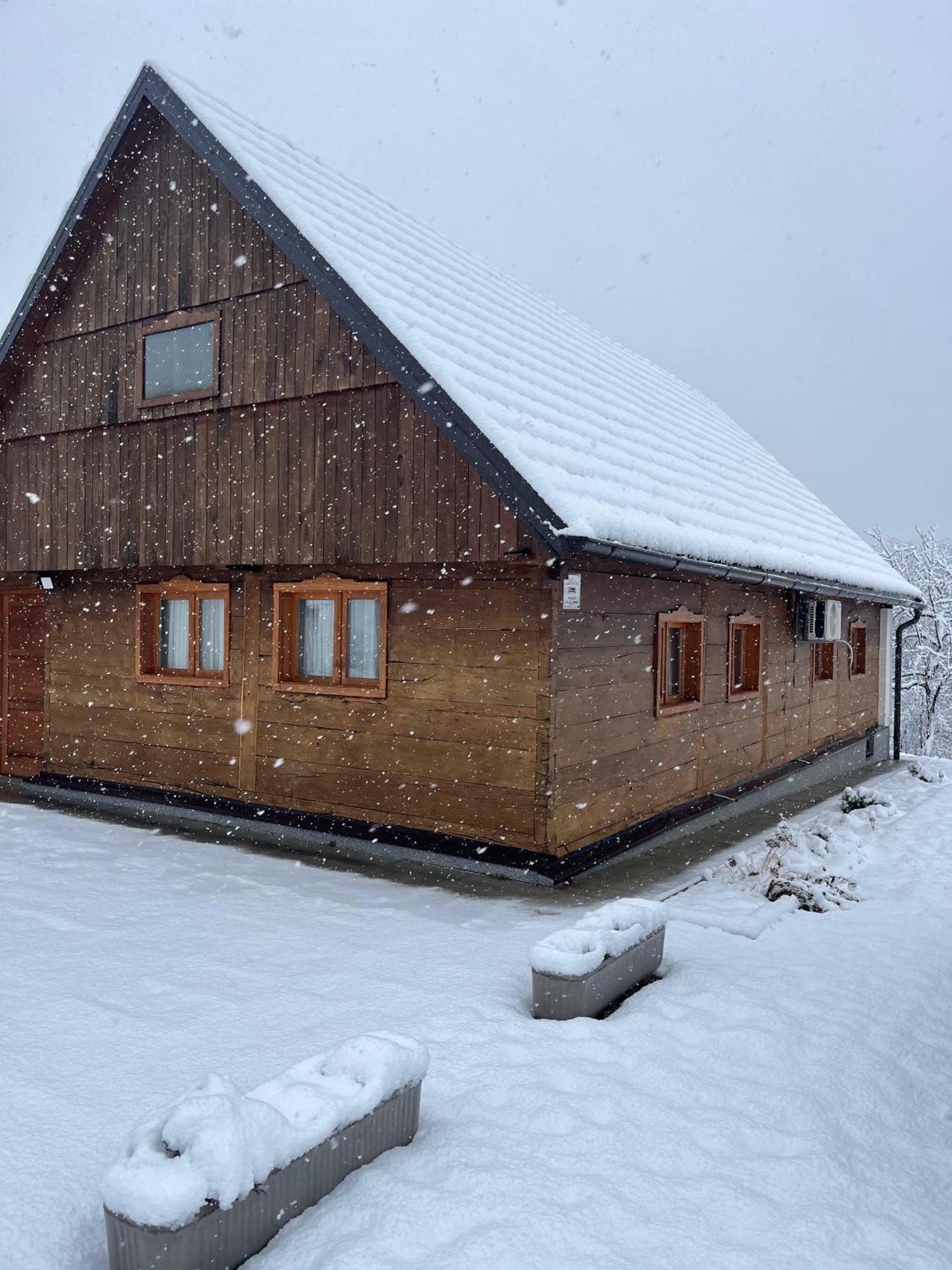 Penzion Kablarovo Brdo Krnjak Exteriér fotografie